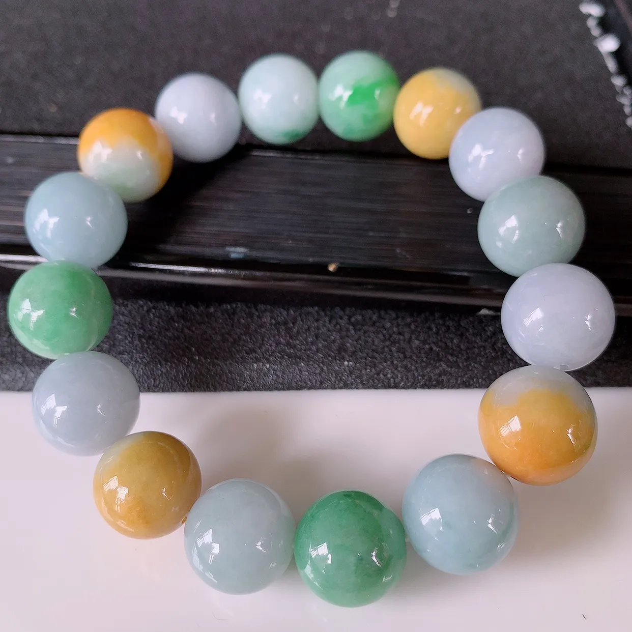 自然光实拍，大颗冰润多宝翡翠手链，多彩翡翠手串，颜色丰富，料子细腻，高档大气， 自戴送礼佳品！#46.30取一尺寸13.6