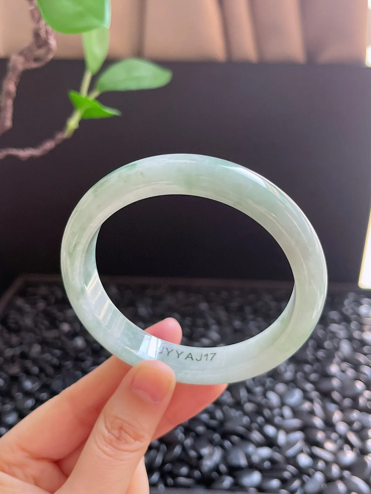 正圈60.5圈口，翡翠冰糯种飘花手镯