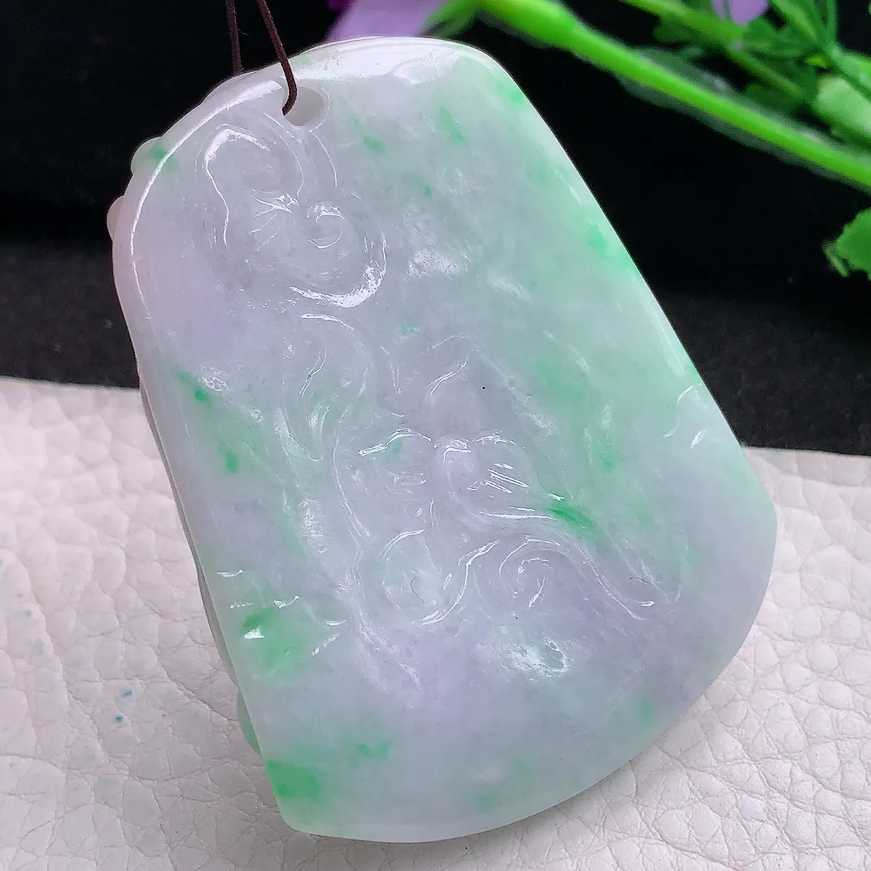 py实拍60*47*12缅甸翡翠精雕春彩金鱼吊坠 莲年有余玉挂件 玉吊坠