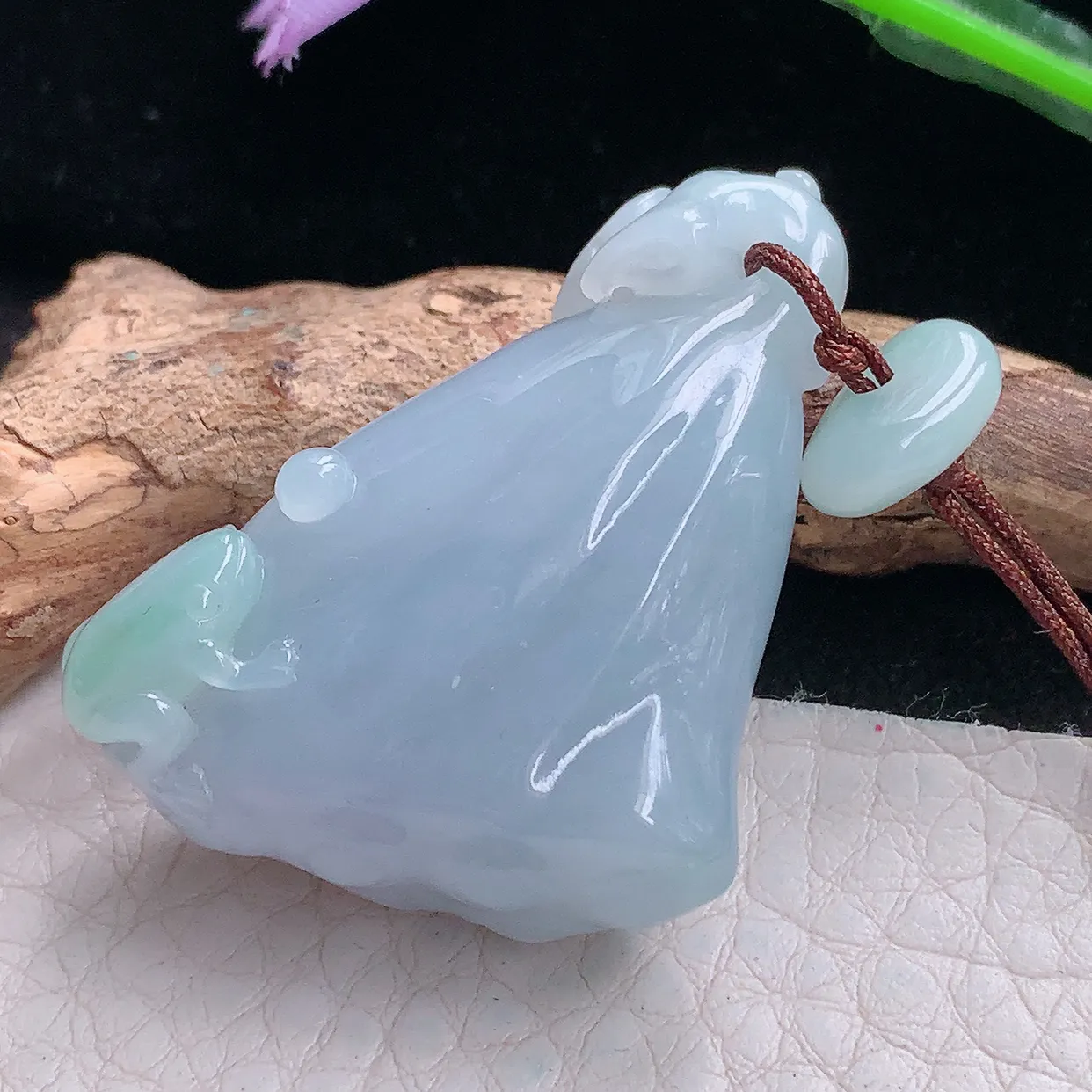 py实拍33.8*20*7.5缅甸翡翠精雕春带多莲蓬 多子多孙玉吊坠