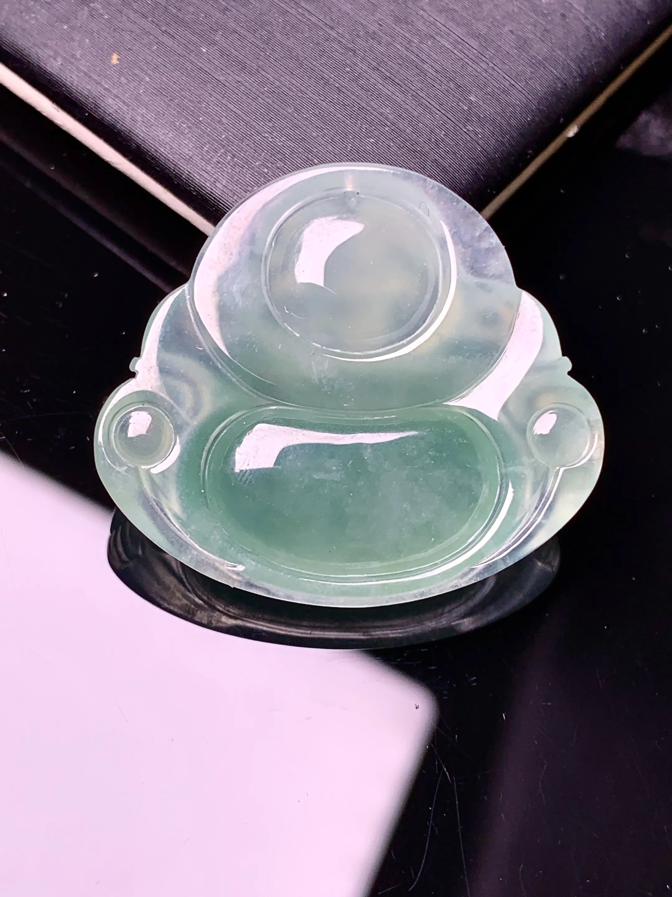 冰种佛公吊坠 玉质细腻 色泽清新艳丽 整体尺寸25.6*29.3*6