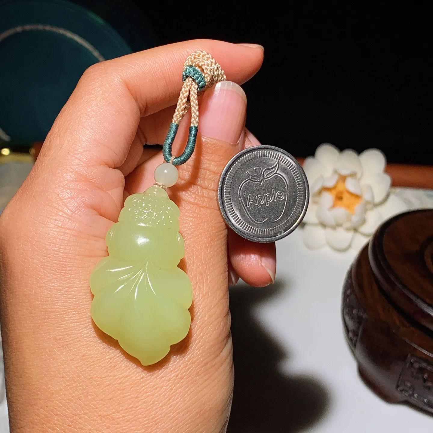 新疆和田玉黄口料金玉满堂金鱼挂件 尺寸41/23/10重15克 无裂无杂 玉质细腻油润 底色纯净 脂粉好，品质好。lt250103