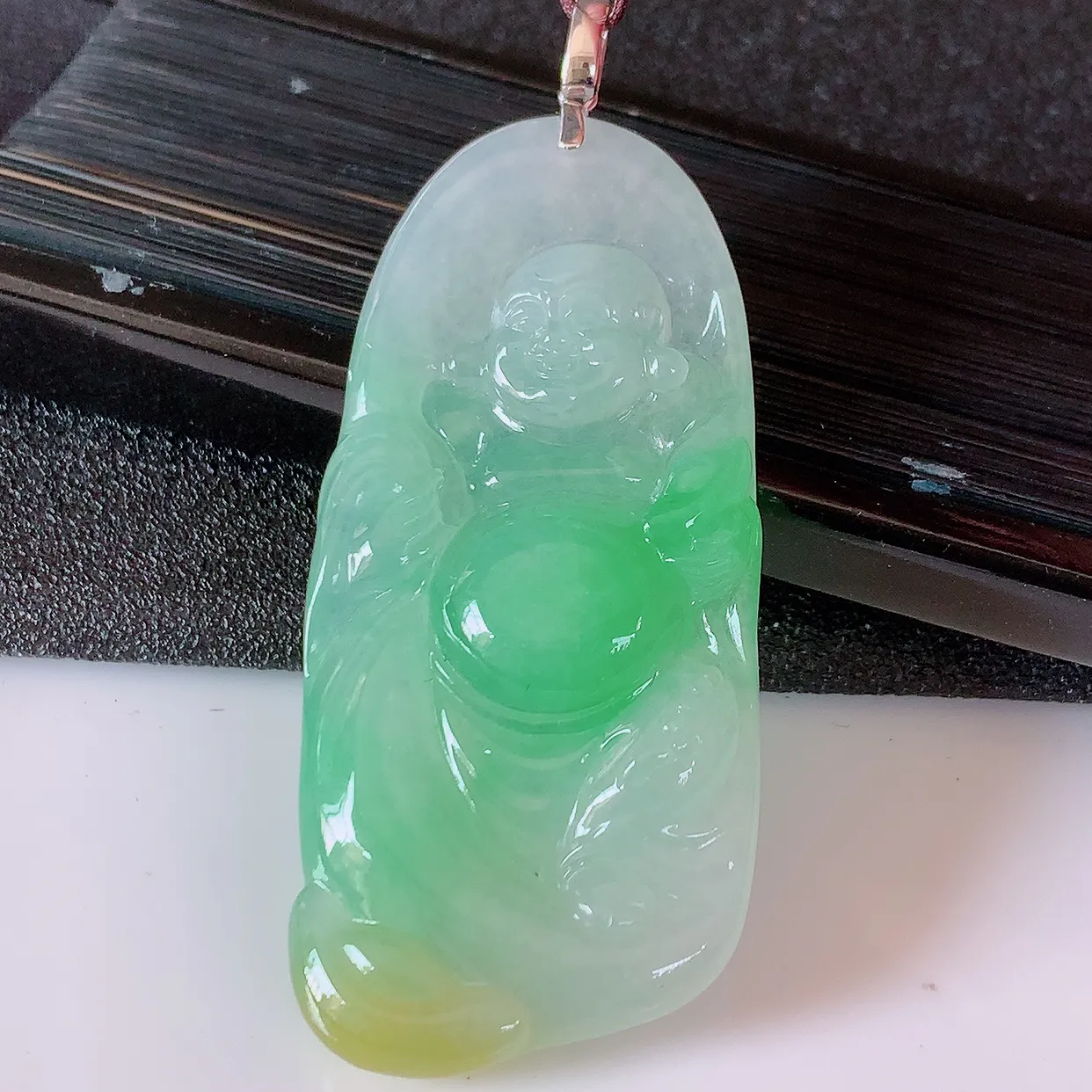 18K金镶嵌冰黄加绿翡翠逍遥布袋佛吊坠，代代有钱，水足丰盈，盈满欢喜，配戴送礼佳品！#83.2整体5