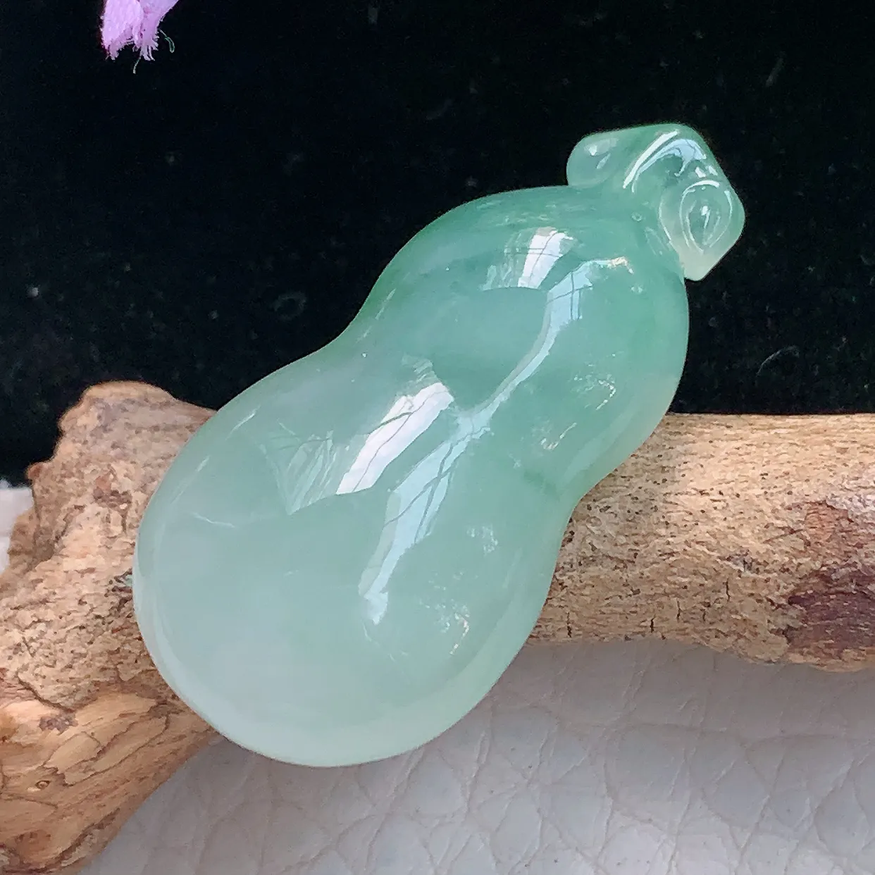 lz实拍34.6*17.2*11缅甸翡翠精雕冰绿晴美饱满福瓜 玉瓜玉项坠 玉挂件