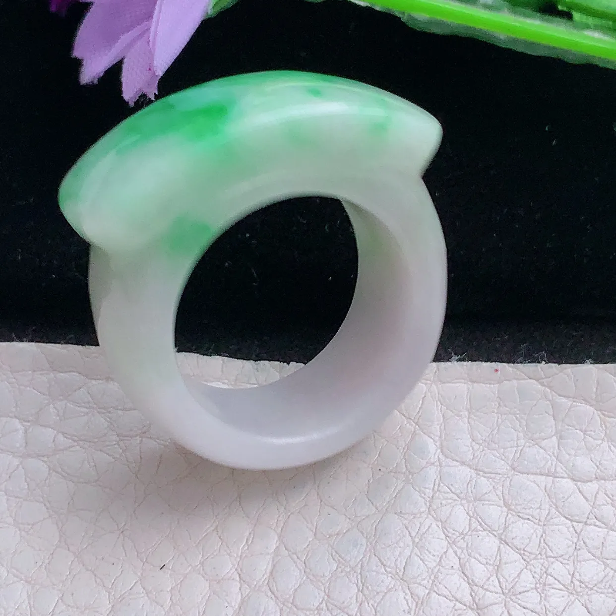 py实拍21.8*13*4.5缅甸翡翠精雕飘绿21.8内径男士扳指 男款玉戒指