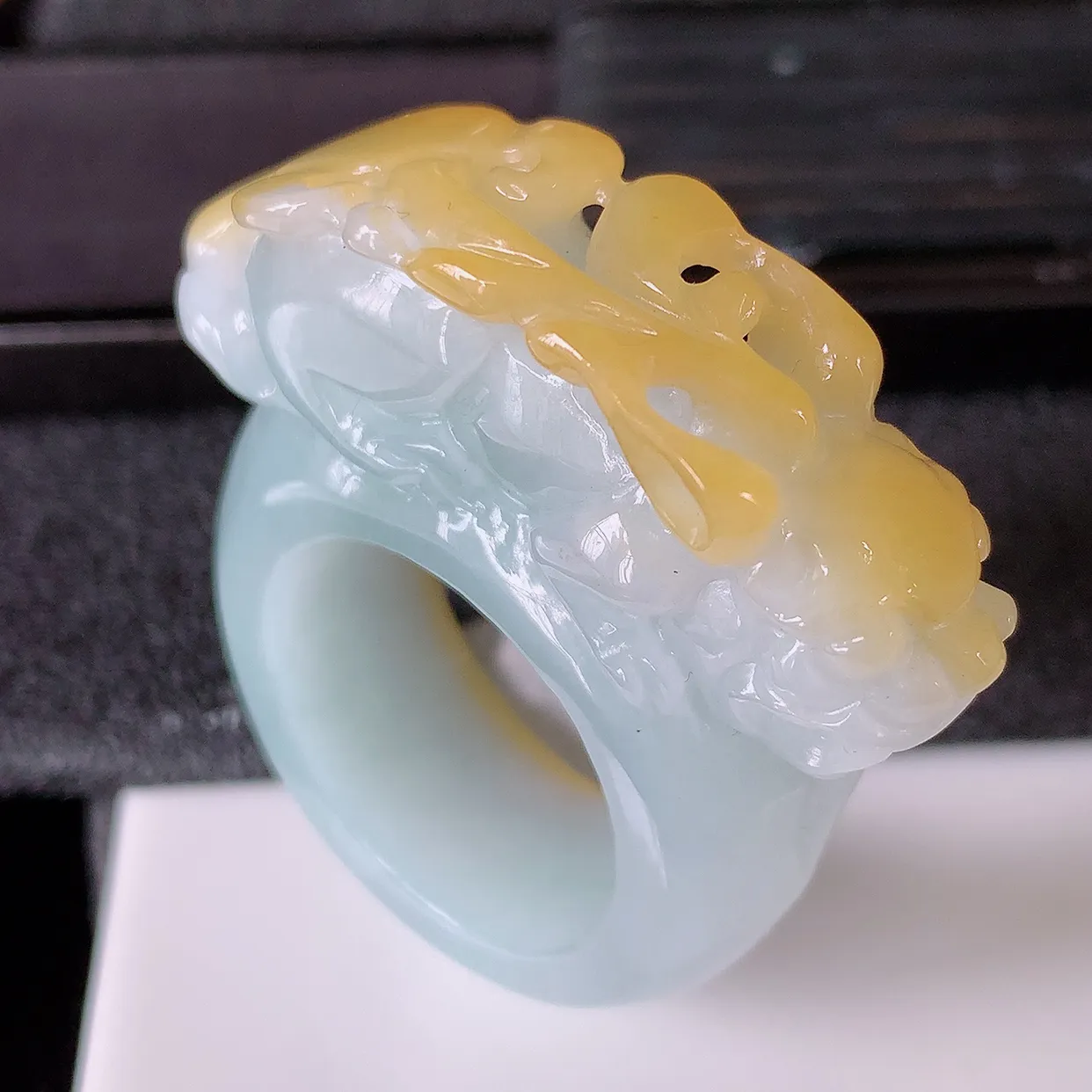 自然光实拍，特色黄翡翡翠貔貅扳指，21.3mm内径双彩翡翠扳指，冰润指环，玉扳指，戒指，财源滚滚，玉质细腻起胶，26圈口，种水好！#85.30 尺寸43*21.3*16.6*11.2mm