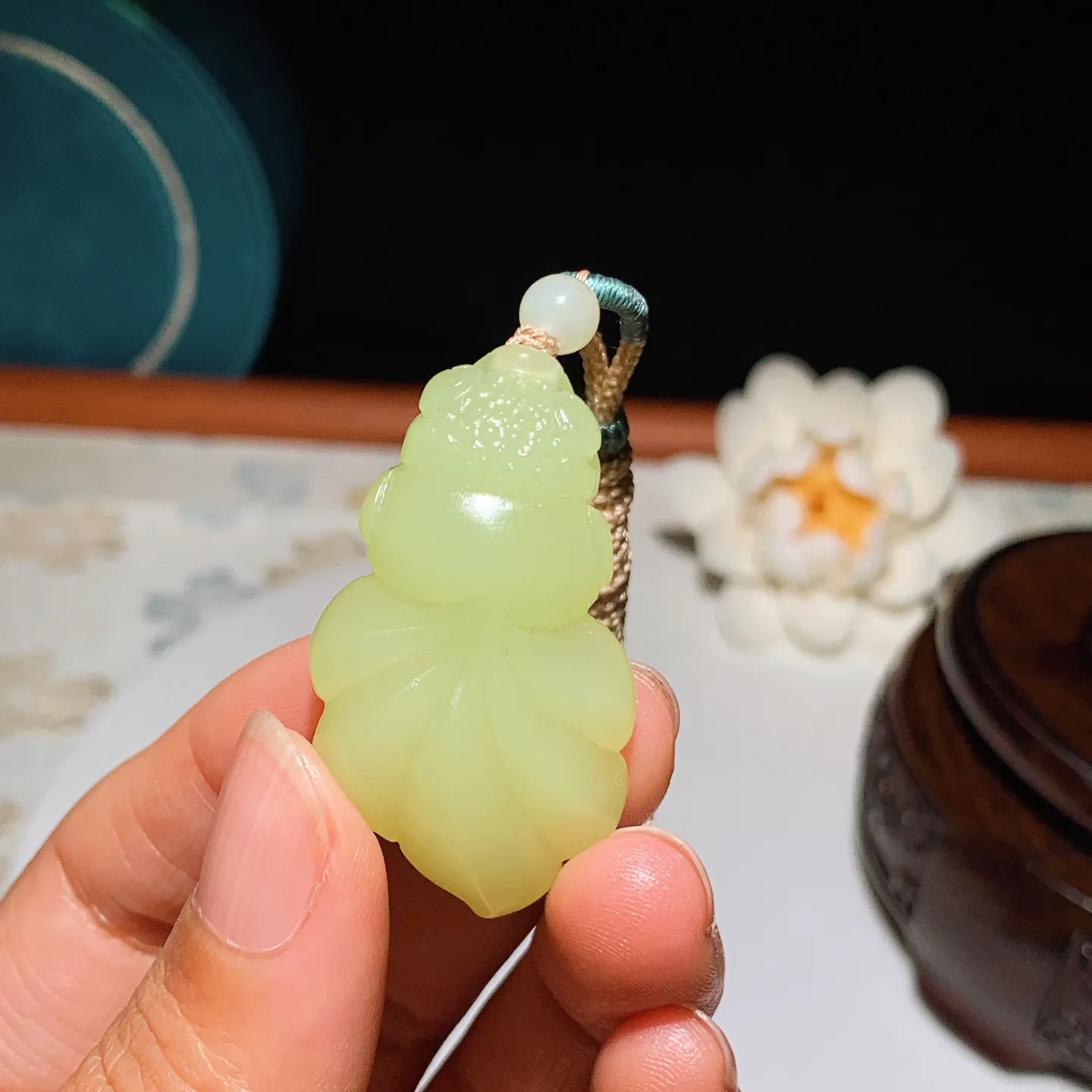 新疆和田玉黄口料金玉满堂金鱼挂件 尺寸41/23/10重15克 无裂无杂 玉质细腻油润 底色纯净 脂