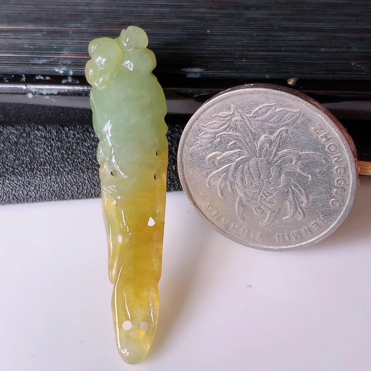 自然光实拍，冰润黄翡翡翠人参吊坠，人生如意，种老水足，雕工精湛 ，寓意美好， 佩戴时尚出众！#85.30