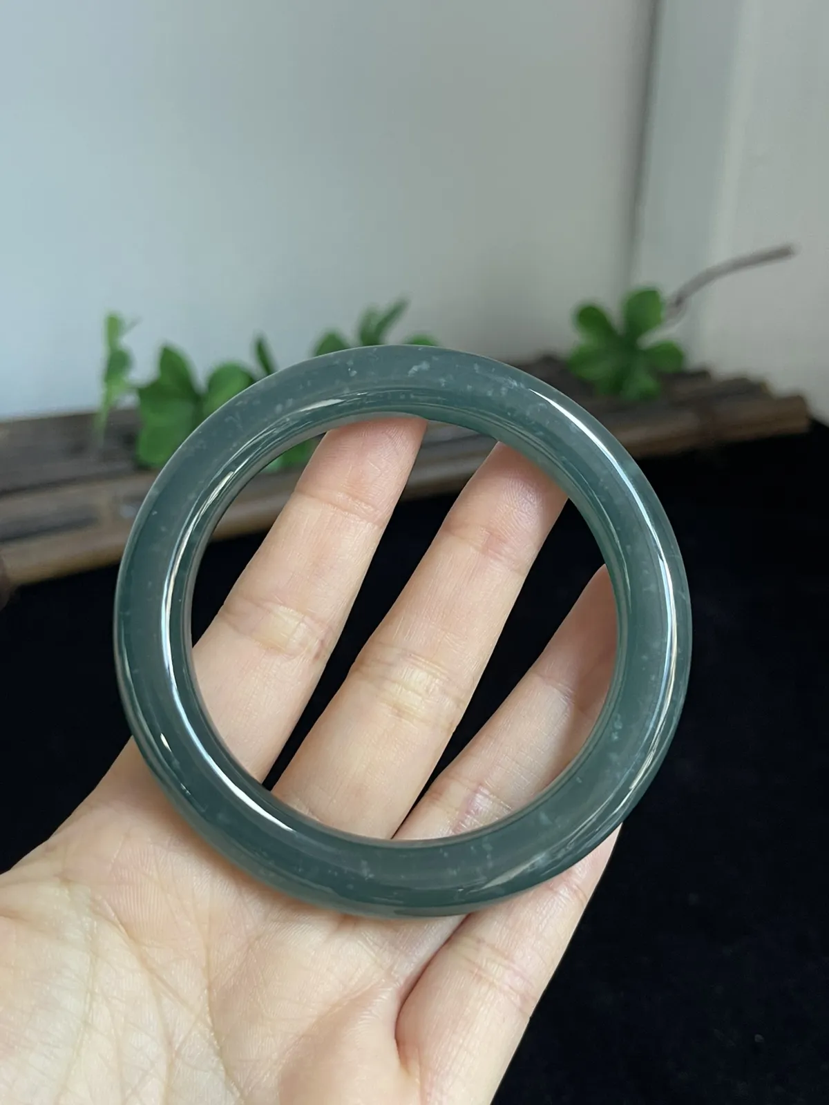 圆镯56圈口，翡翠手镯