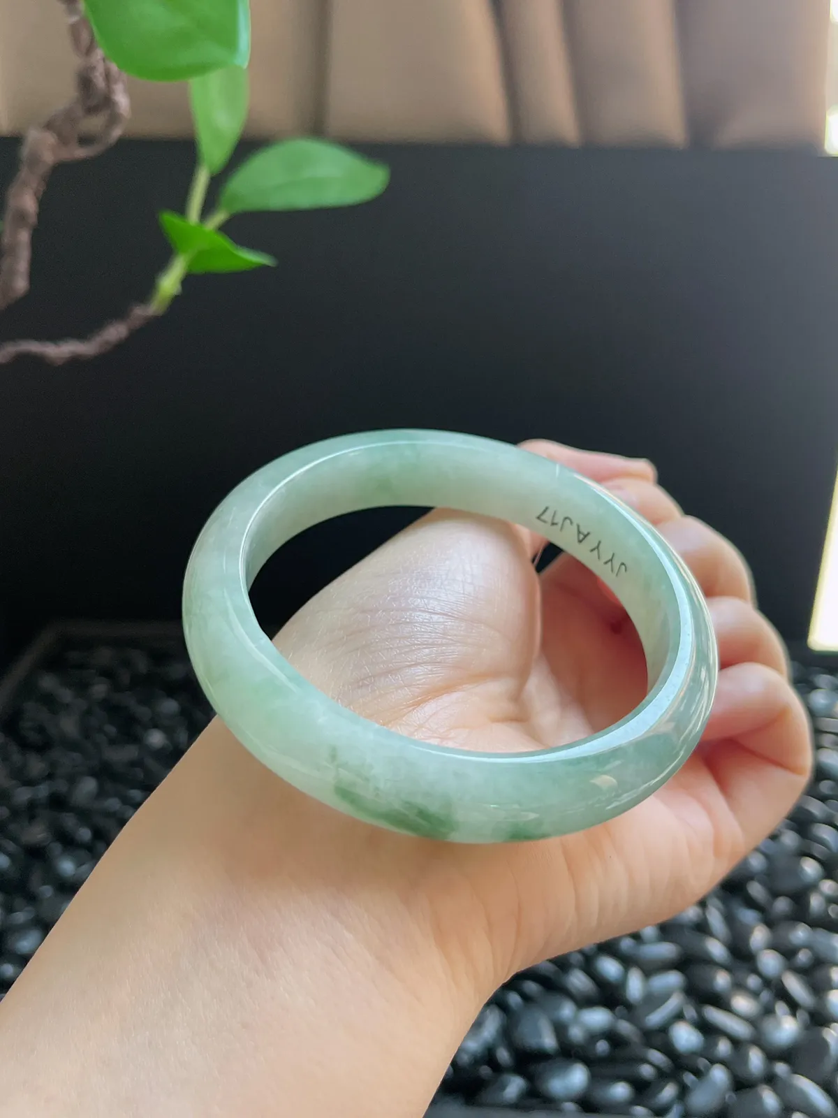 正圈60.5圈口，翡翠冰糯种飘花手镯