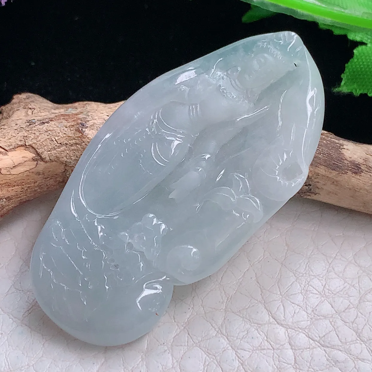 py实拍52*25.2*4.8缅甸翡翠精雕蓝韵立体普贤菩萨玉项坠 玉挂件