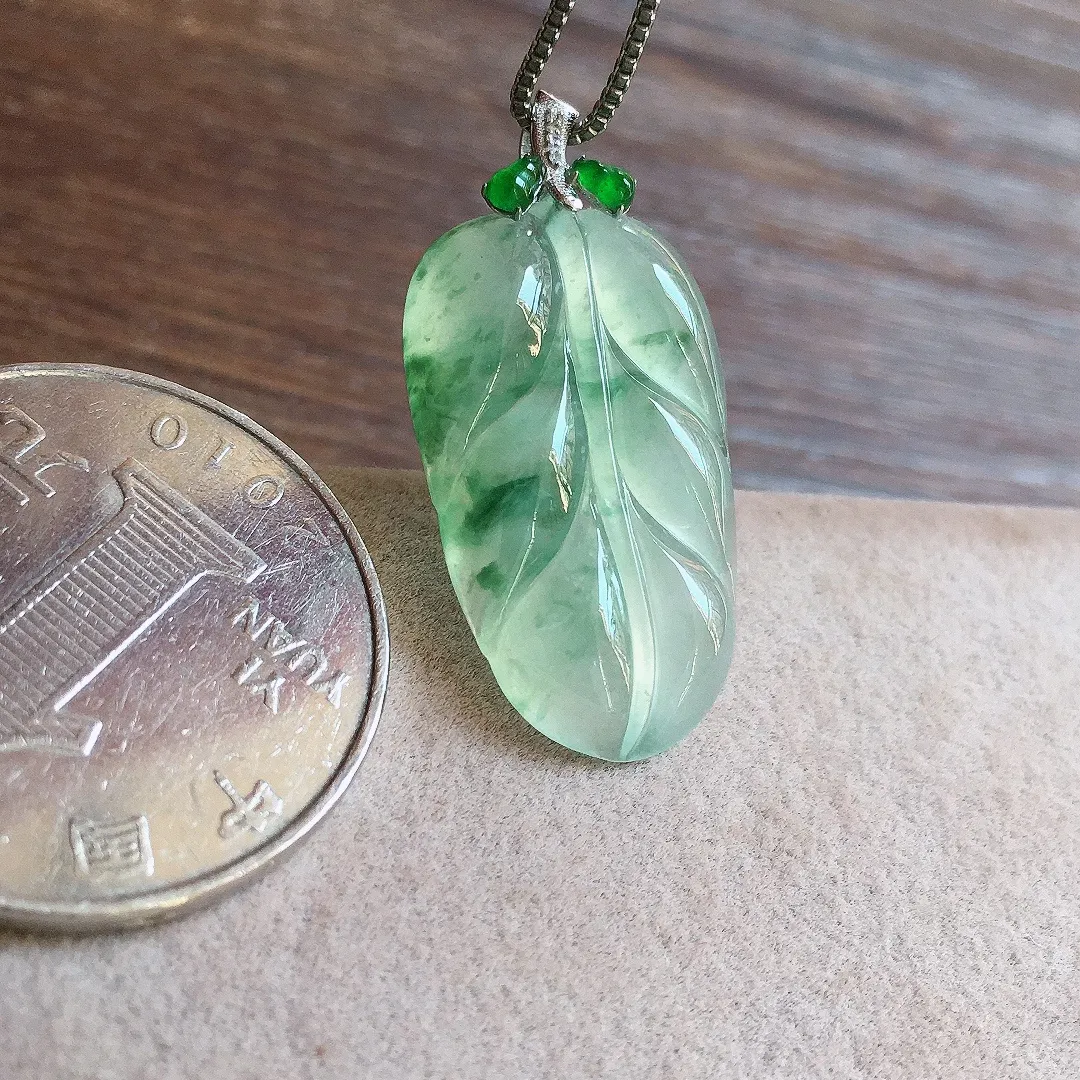 冰飘花树叶吊坠，18k金镶嵌，冰冰润润，玉质细腻，种水足，My 尺寸29.9*14.7*4.3