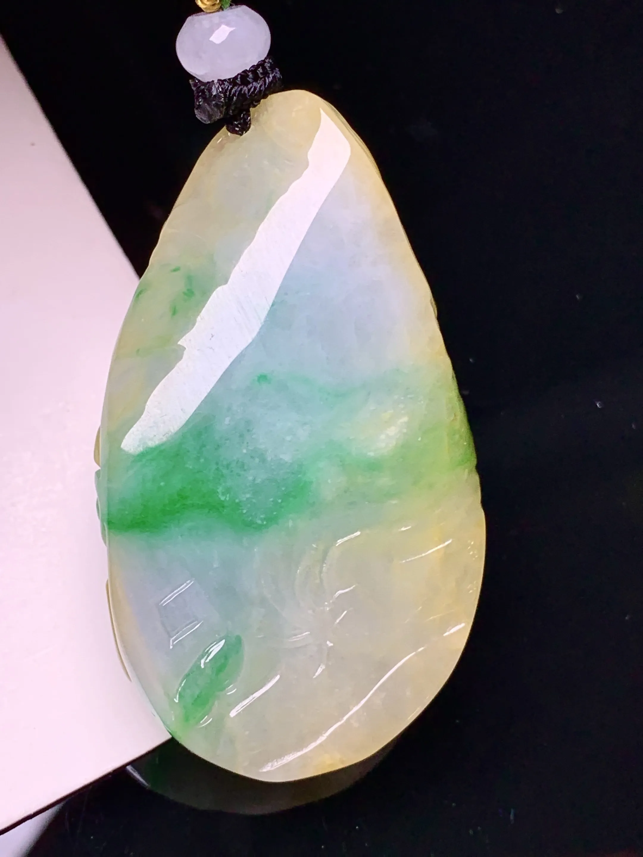 飘黄绿悟道山水吊坠 玉质细腻 色泽清新艳丽 整体尺寸48.7*27.6*12.3