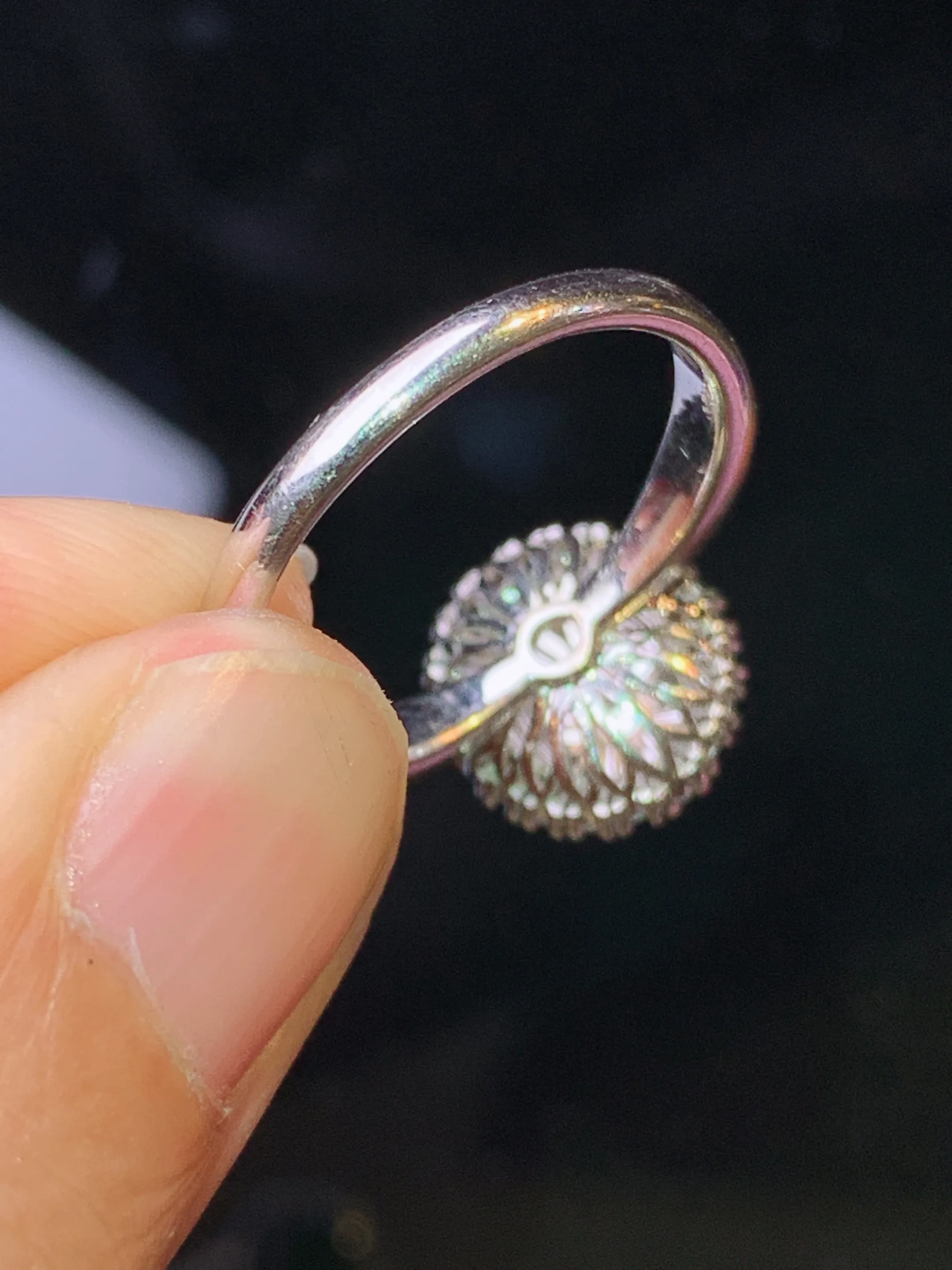 18k金钻镶嵌翠绿蛋面戒指 玉质细腻 色泽清新艳丽 圈口13.5 整体尺寸11.5*10.3*7.8