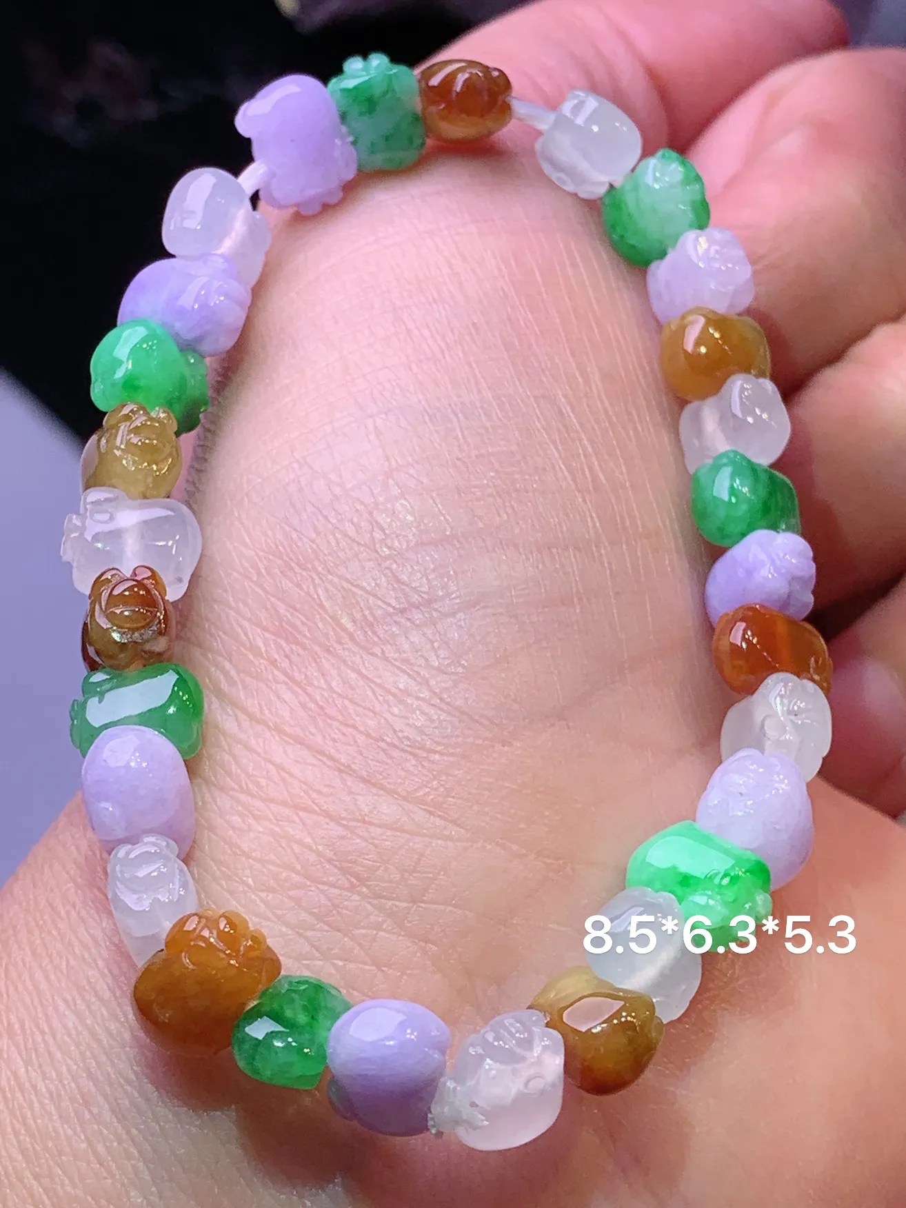 多彩生肖猪手链 玉质细腻 色泽清新艳丽 整体尺寸8.5*6.3*5.3