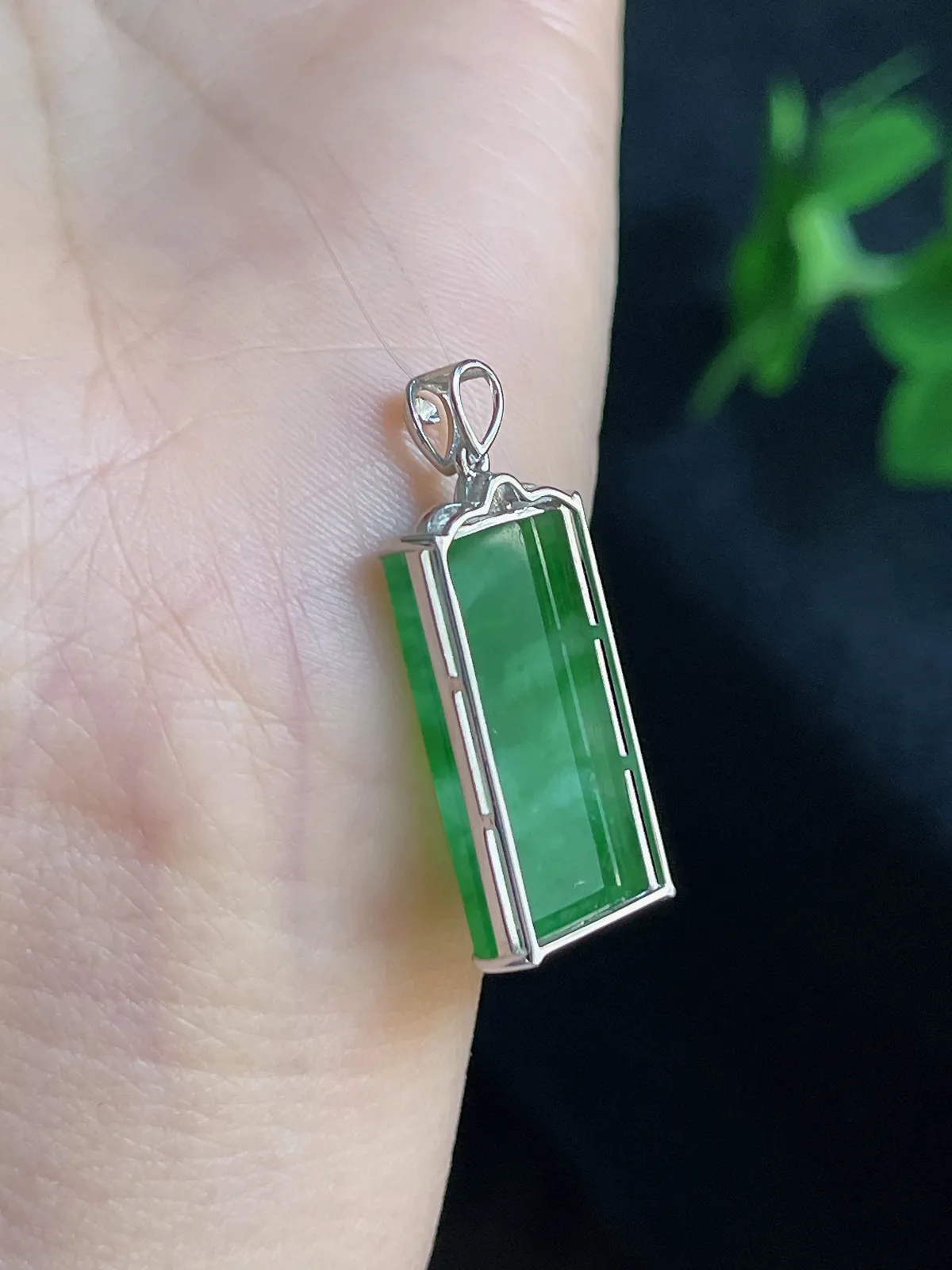 18k金翡翠冰糯种绿色无事牌