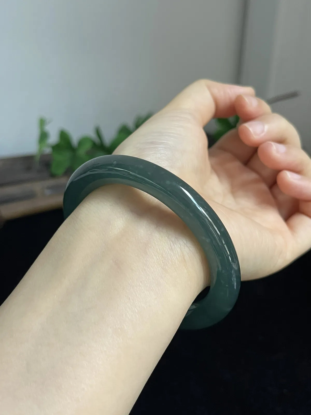 圆镯56圈口，翡翠手镯