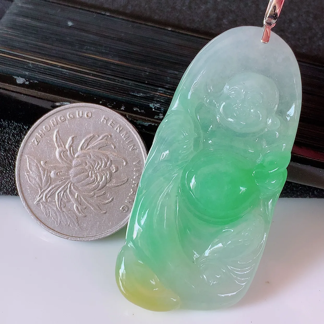 18K金镶嵌冰黄加绿翡翠逍遥布袋佛吊坠，代代有钱，水足丰盈，盈满欢喜，配戴送礼佳品！#83.2整体58裸石50.5*23*5.5