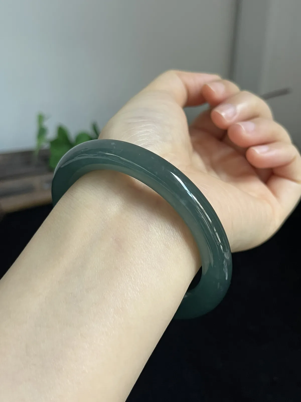 圆镯56圈口，翡翠手镯