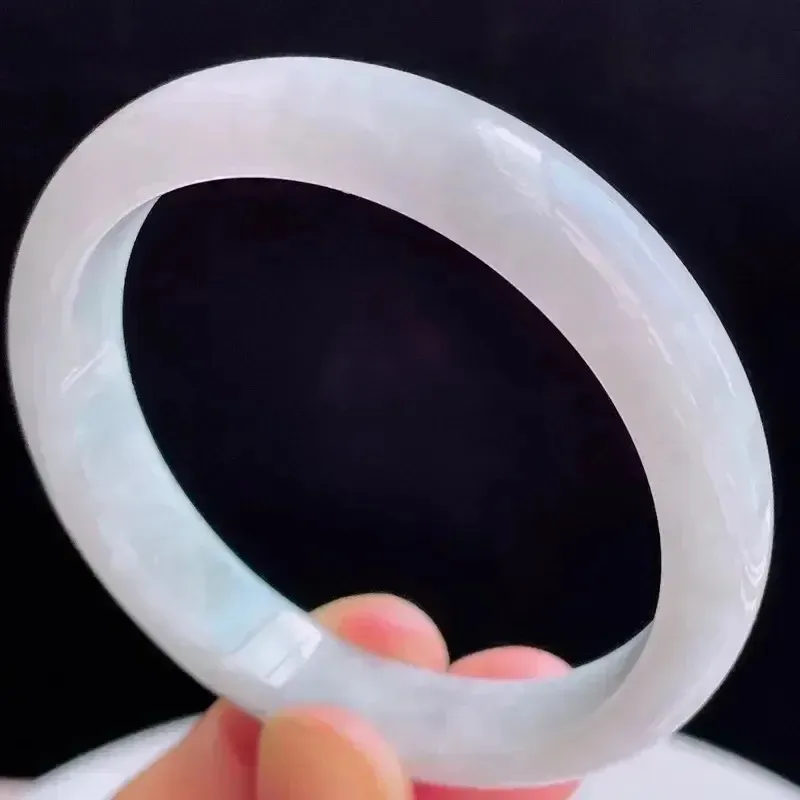 55.6圈有种有色天然翡翠A货玉手镯好种水浅绿水润手镯 44.07g