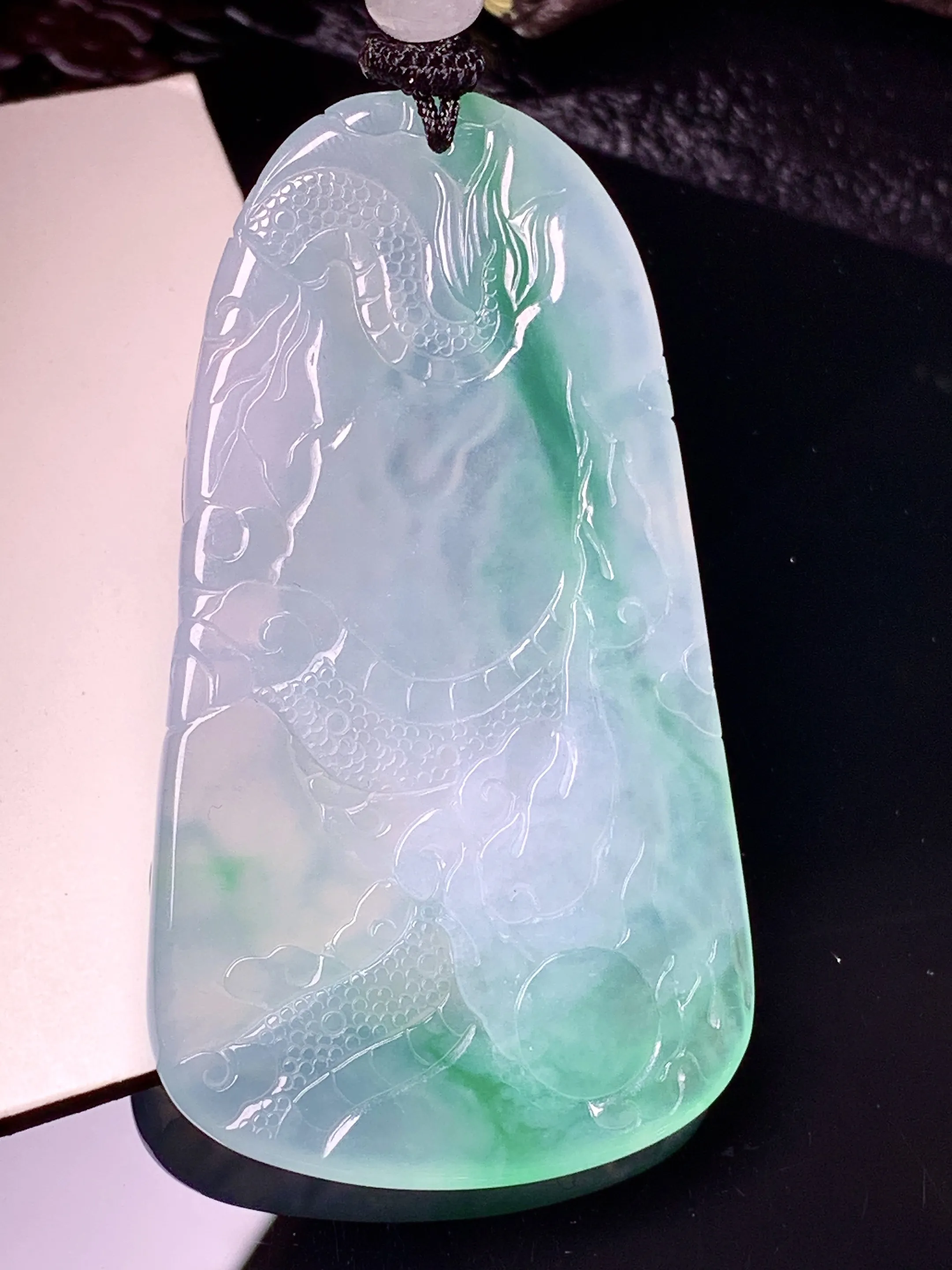 冰种飘绿乘龙观音吊坠 玉质细腻 色泽清新艳丽 整体尺寸60.8*34*5