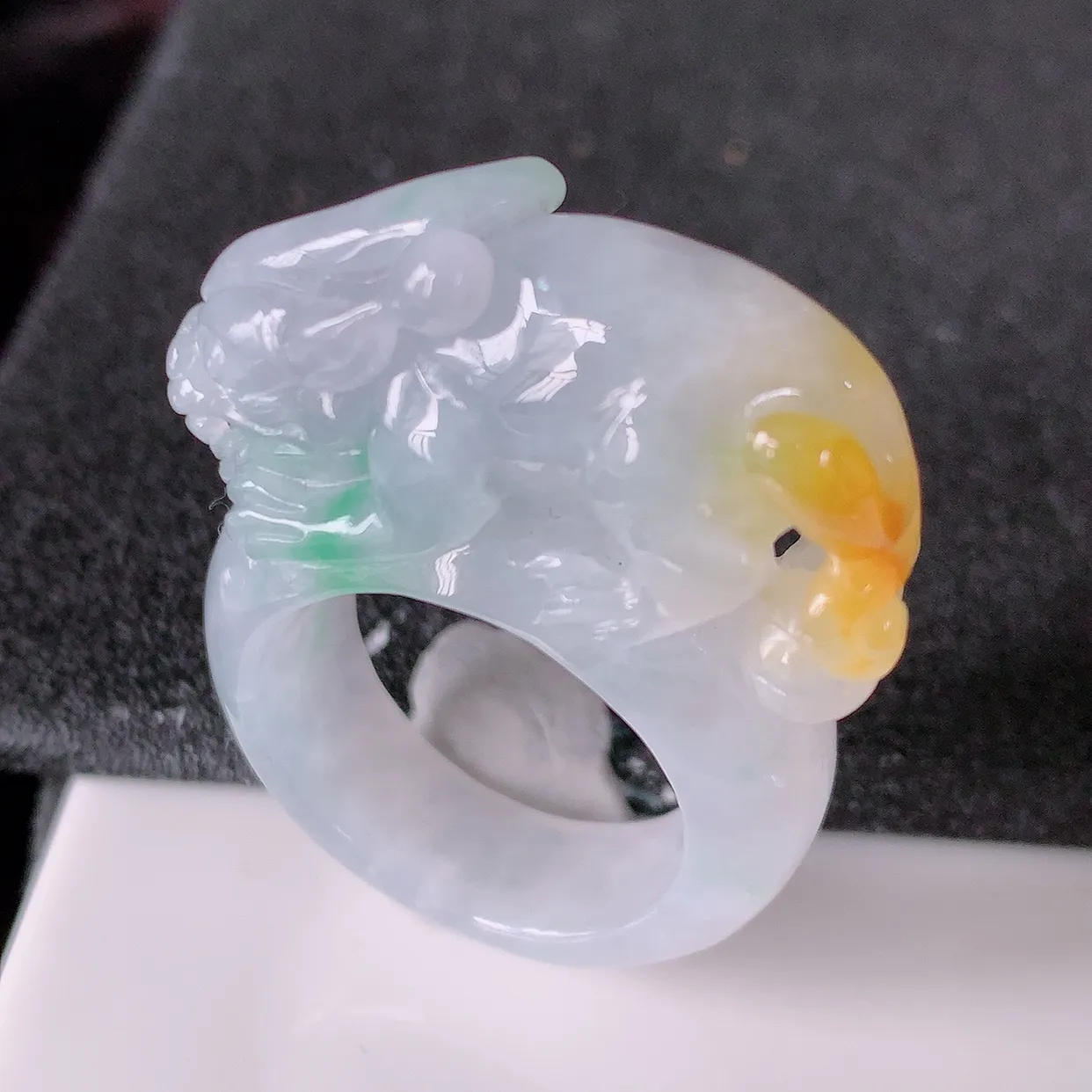 自然光实拍，特色冰黄加绿貔貅扳指，21.2mm内径冰三彩翡翠扳指，冰润指环，玉扳指，戒指，财源滚滚，