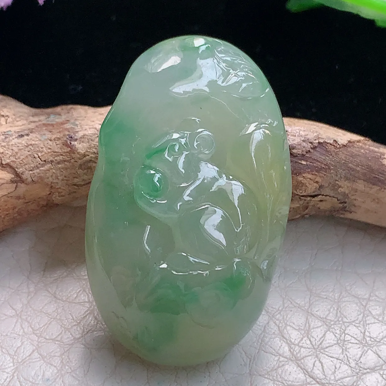 lz实拍37.5*22.5*13.8缅甸翡翠精雕冰三彩招财鼠 生肖鼠玉项坠 玉挂件