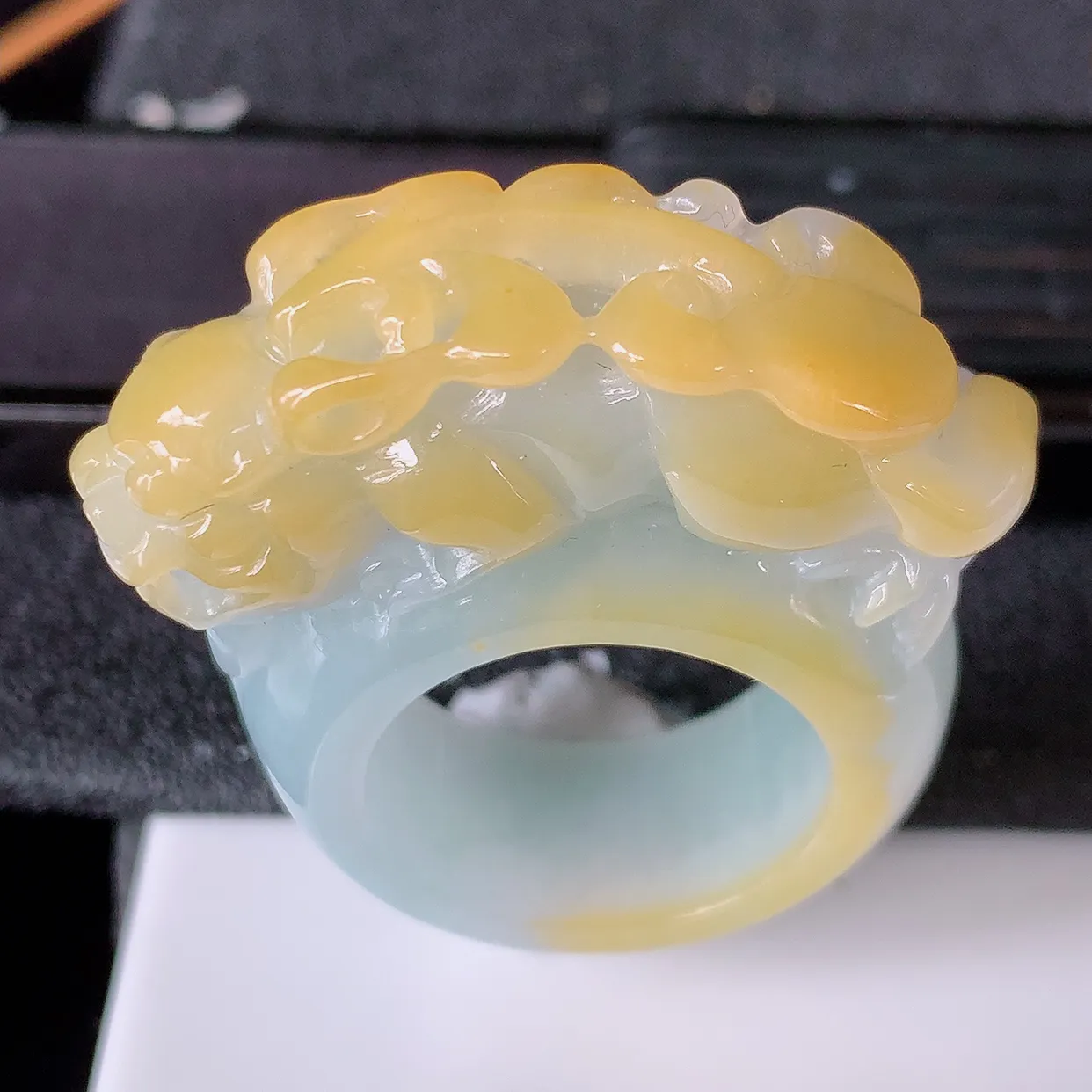 自然光实拍，特色黄翡翡翠貔貅扳指，21.3mm内径双彩翡翠扳指，冰润指环，玉扳指，戒指，财源滚滚，玉