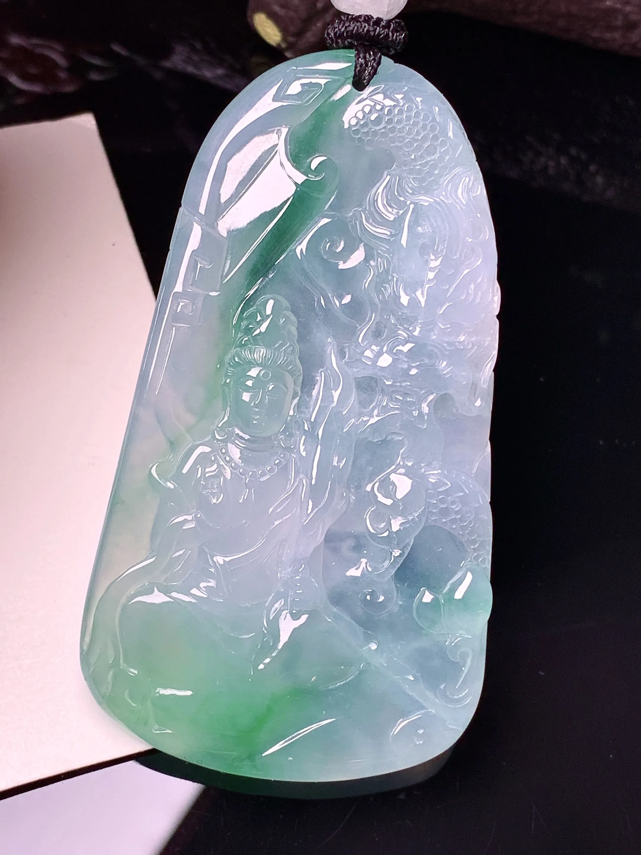 冰种飘绿乘龙观音吊坠 玉质细腻 色泽清新艳丽 整体尺寸60.8*34*5