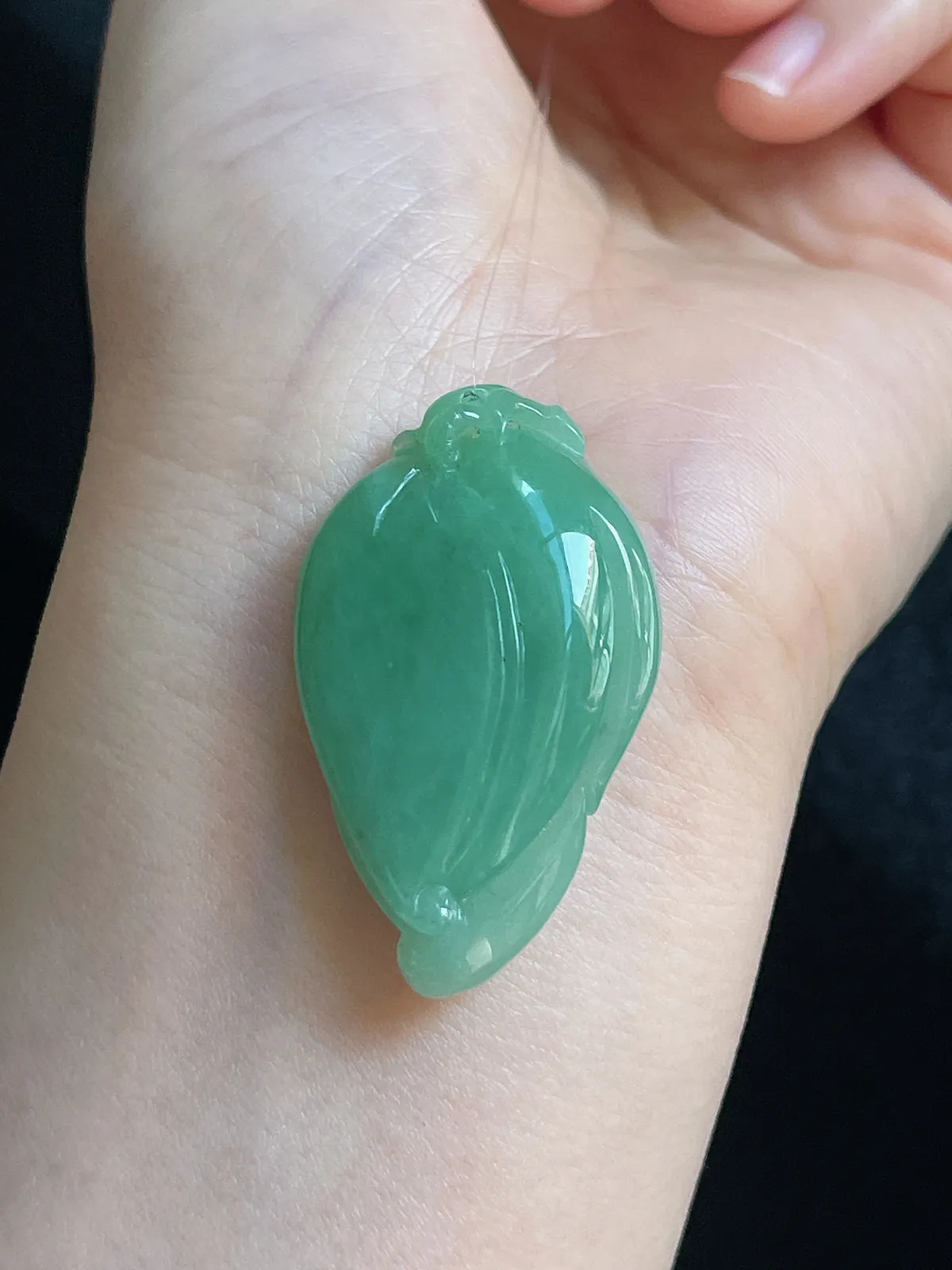 翡翠糯化种绿色吊坠