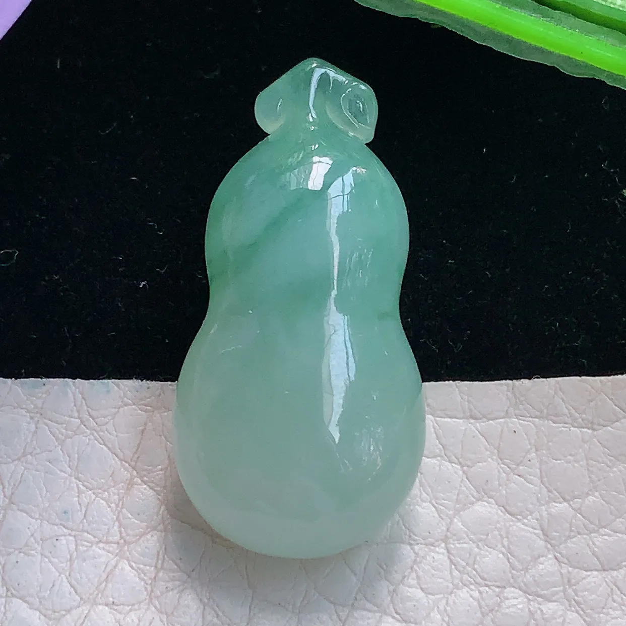 lz实拍34.6*17.2*11缅甸翡翠精雕冰绿晴美饱满福瓜 玉瓜玉项坠 玉挂件