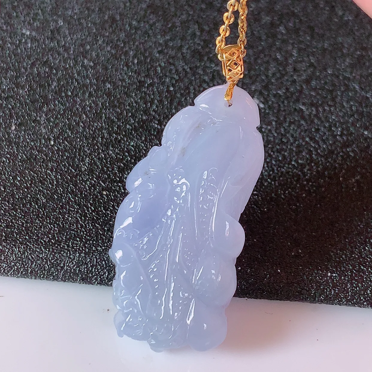 18K金镶嵌冰紫罗兰翡翠招百财白菜吊坠，百财聚来，财源滚滚，色泽鲜艳，精工水润的白菜，性价比高！#1.2