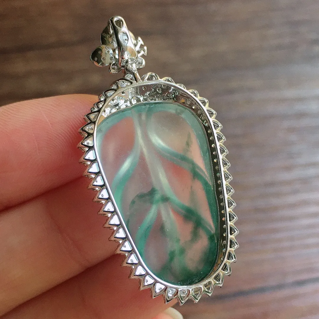 冰飘花树叶吊坠，18k金镶嵌，冰冰润润，玉质细腻，种水足，Ym2 尺寸45*22*9.8