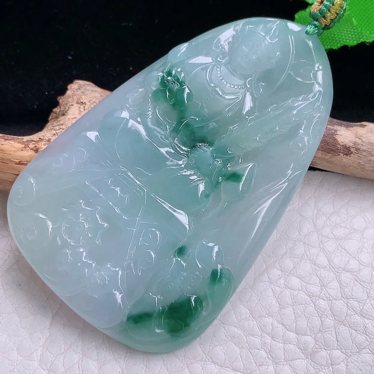yn实拍63*41.2*5.6缅甸翡翠精雕冰飘花虚空藏 生肖守护神玉项坠 玉挂件