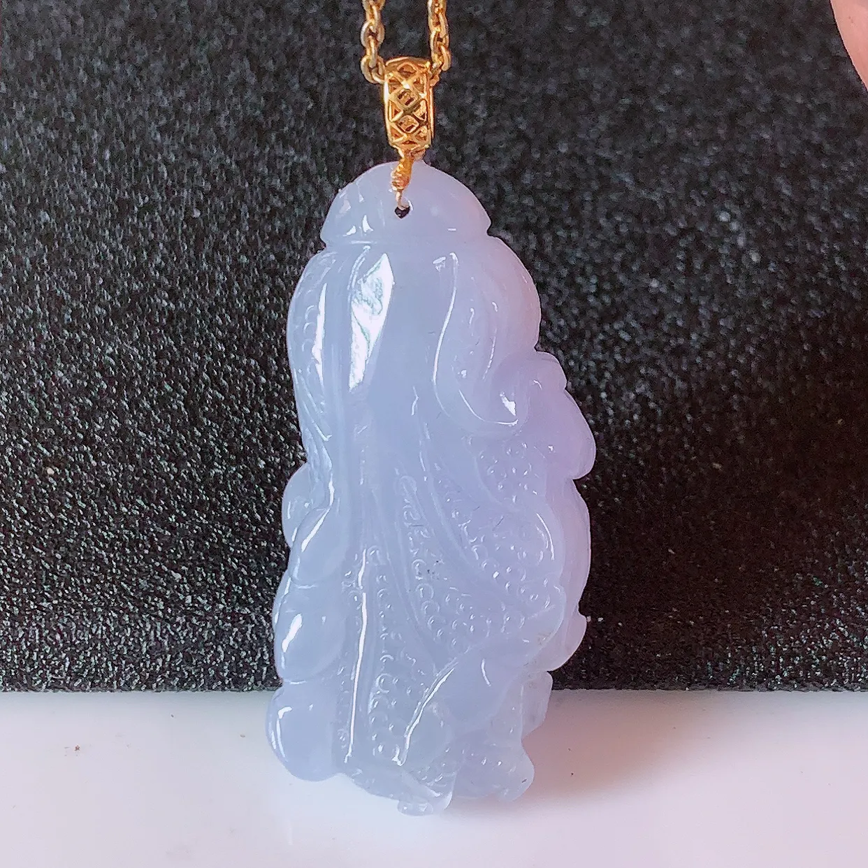 18K金镶嵌冰紫罗兰翡翠招百财白菜吊坠，百财聚来，财源滚滚，色泽鲜艳，精工水润的白菜，性价比高！#1.2