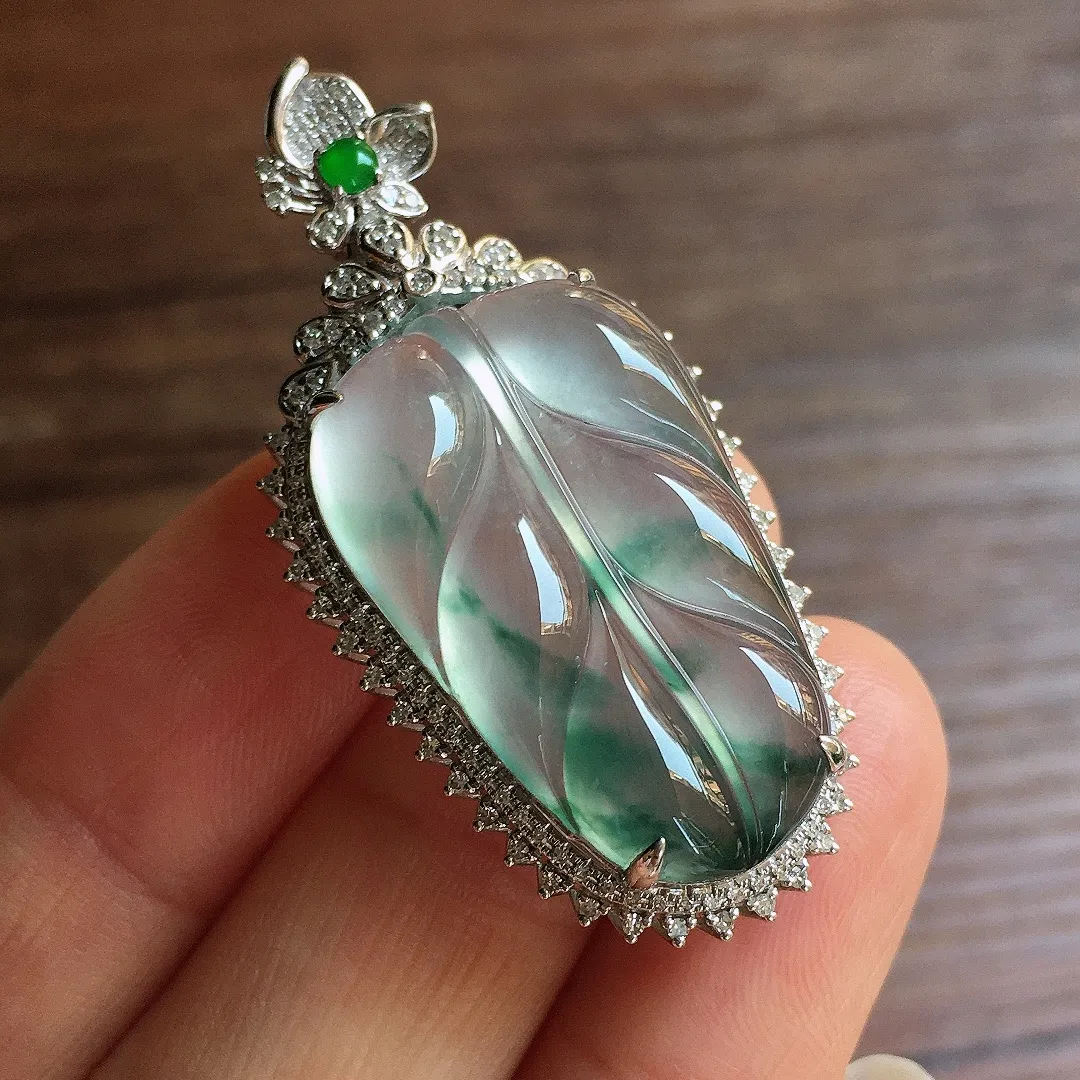 冰飘花树叶吊坠，18k金镶嵌，冰冰润润，玉质细腻，种水足，Ym2 尺寸45*22*9.8