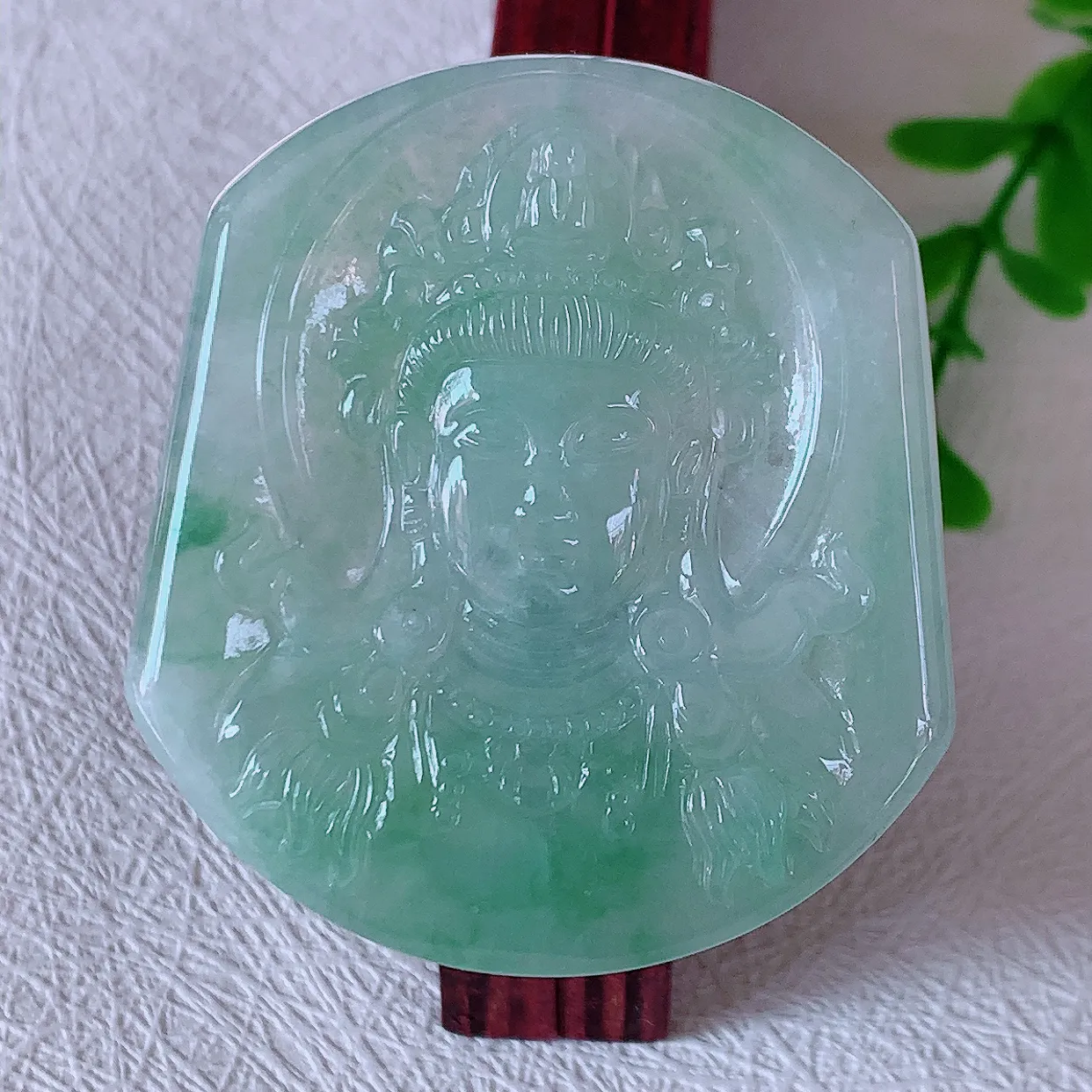 自然光实拍，冰飘花翡翠观音菩萨吊坠，赐福观音，玉润通透，慈祥端庄！#46.2