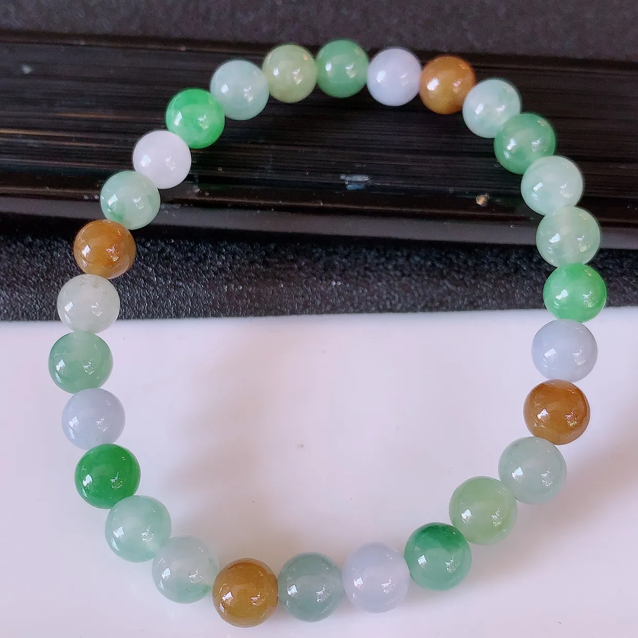 自然光实拍，冰多宝翡翠手链，多彩翡翠手串，颜色丰富，料子细腻，高档大气，自戴送礼佳品！#46.2取一尺寸6.8