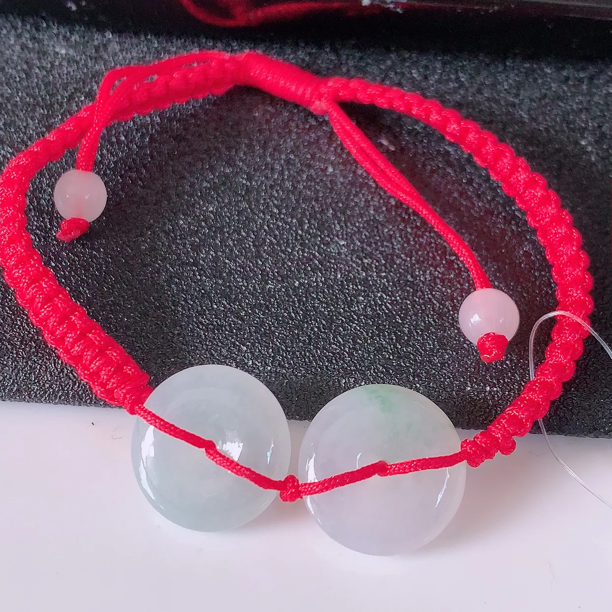 自然光实拍，冰种飘花翡翠平安扣手串手链，种老水足，冰清玉润  颜色漂亮  #46.4平安扣尺寸14.