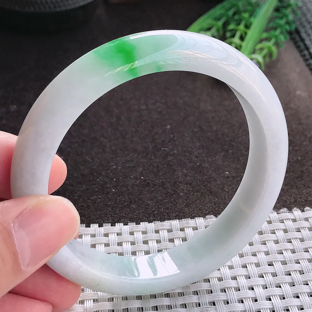 实拍A货翡翠60/12.8/8.5老坑精美温润飘翠阳绿手镯宽边玉镯手环