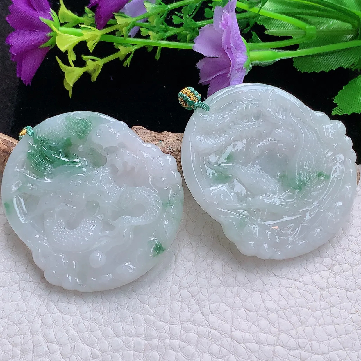 yn实拍53*48.8*5.2缅甸翡翠精雕飘花龙凤牌一对 龙凤呈祥玉项坠 玉挂件