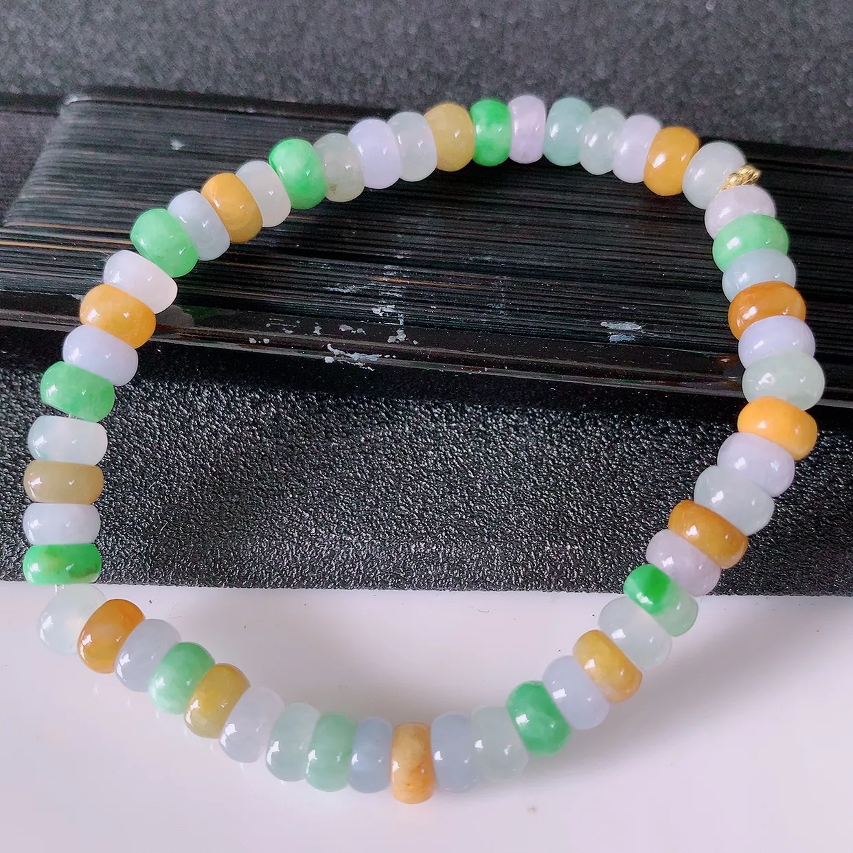 自然光实拍，冰润多宝翡翠手链，多彩翡翠手串，颜色丰富，料子细腻，高档大气，自戴送礼佳品！#46.4取