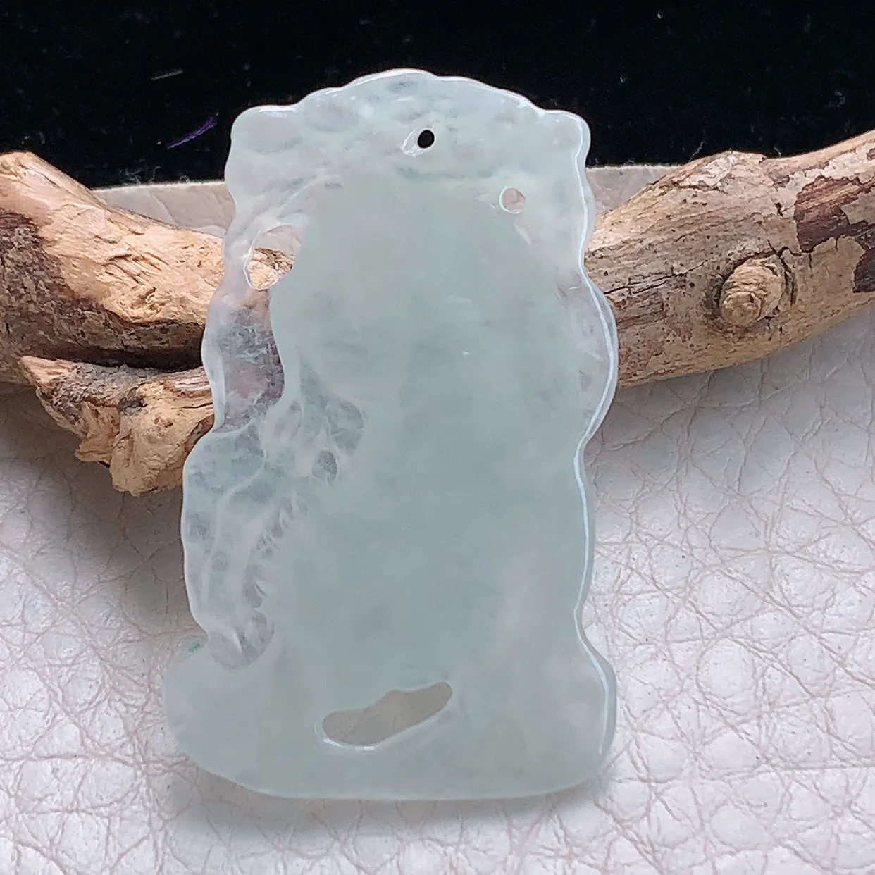 ajj实拍40.5*24.5*5,6缅甸翡翠精雕冰纯立体下山虎 虎牌玉项坠 玉挂件