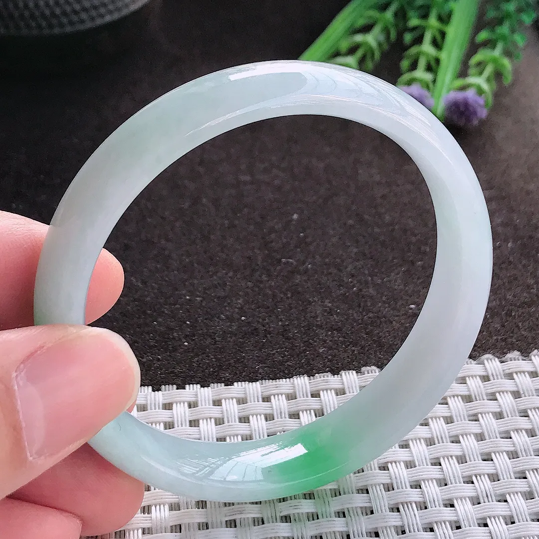 实拍A货翡翠54.8/12.3/6.3老坑精美冰润飘阳绿手镯宽边玉镯手环