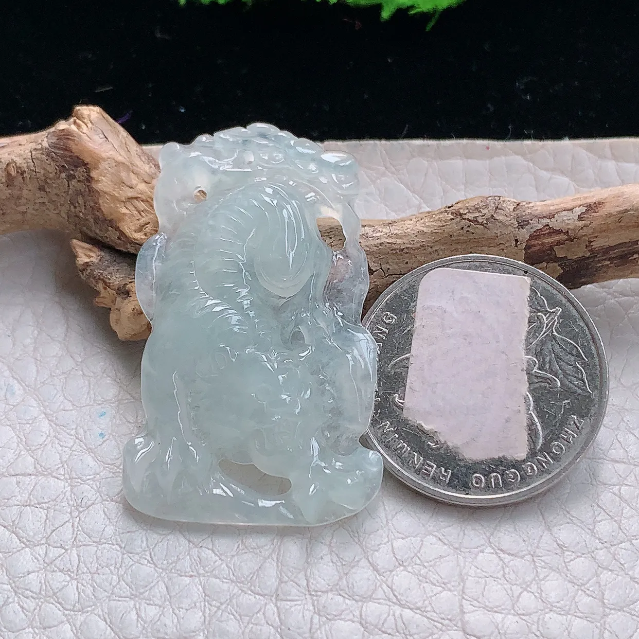 ajj实拍40.5*24.5*5,6缅甸翡翠精雕冰纯立体下山虎 虎牌玉项坠 玉挂件