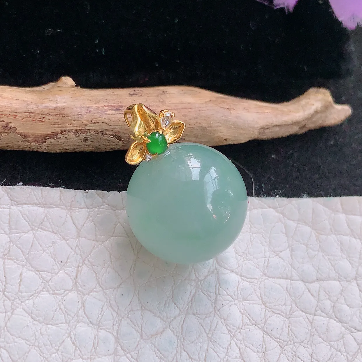 lz实拍21.8*15缅甸翡翠精雕冰晴圆圆满满 玉珠子玉项坠 玉挂件