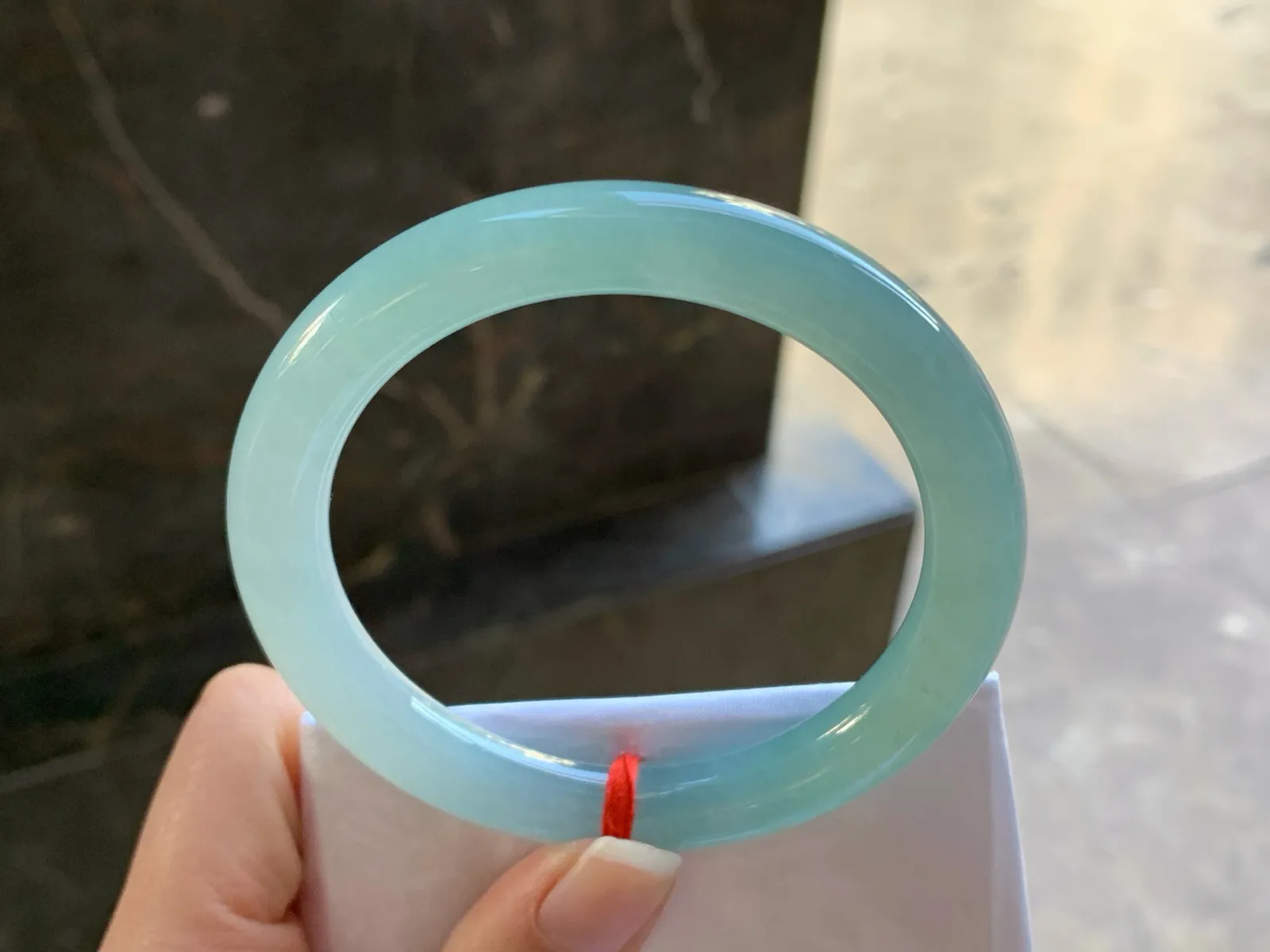 57-9.5

冰蓝圆条手镯^_^清新