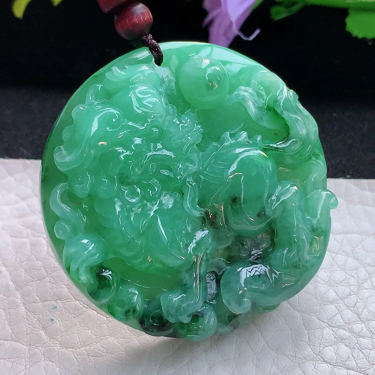 zen实拍48.8*12缅甸翡翠辣绿瑞兽麒麟玉挂件 毛衣坠