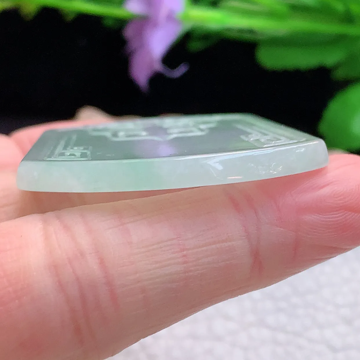 zen实拍53.3*39.6*3.8缅甸翡翠清新飘绿平安无事牌玉挂件 毛衣坠