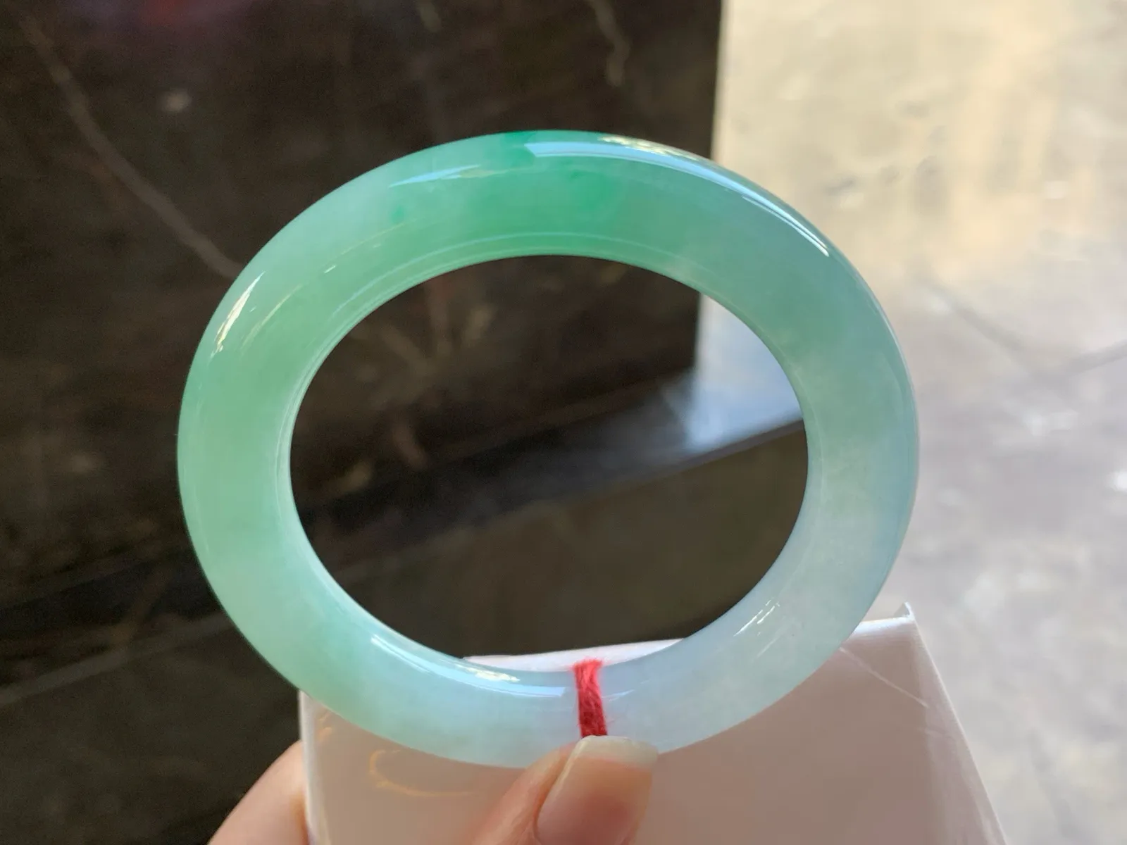 56-11.3

晴绿圆条手镯^_^清新 色阳